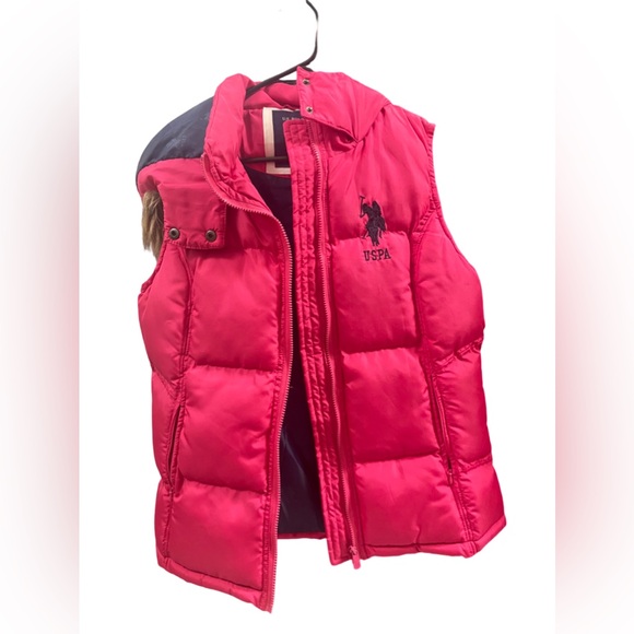 In good condition U.S. Polo Assn. Vest puffer with hoodie Large - Picture 1 of 3